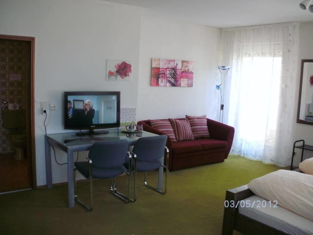 Hotel am Hindenburgplatz Appenweier Buitenkant foto